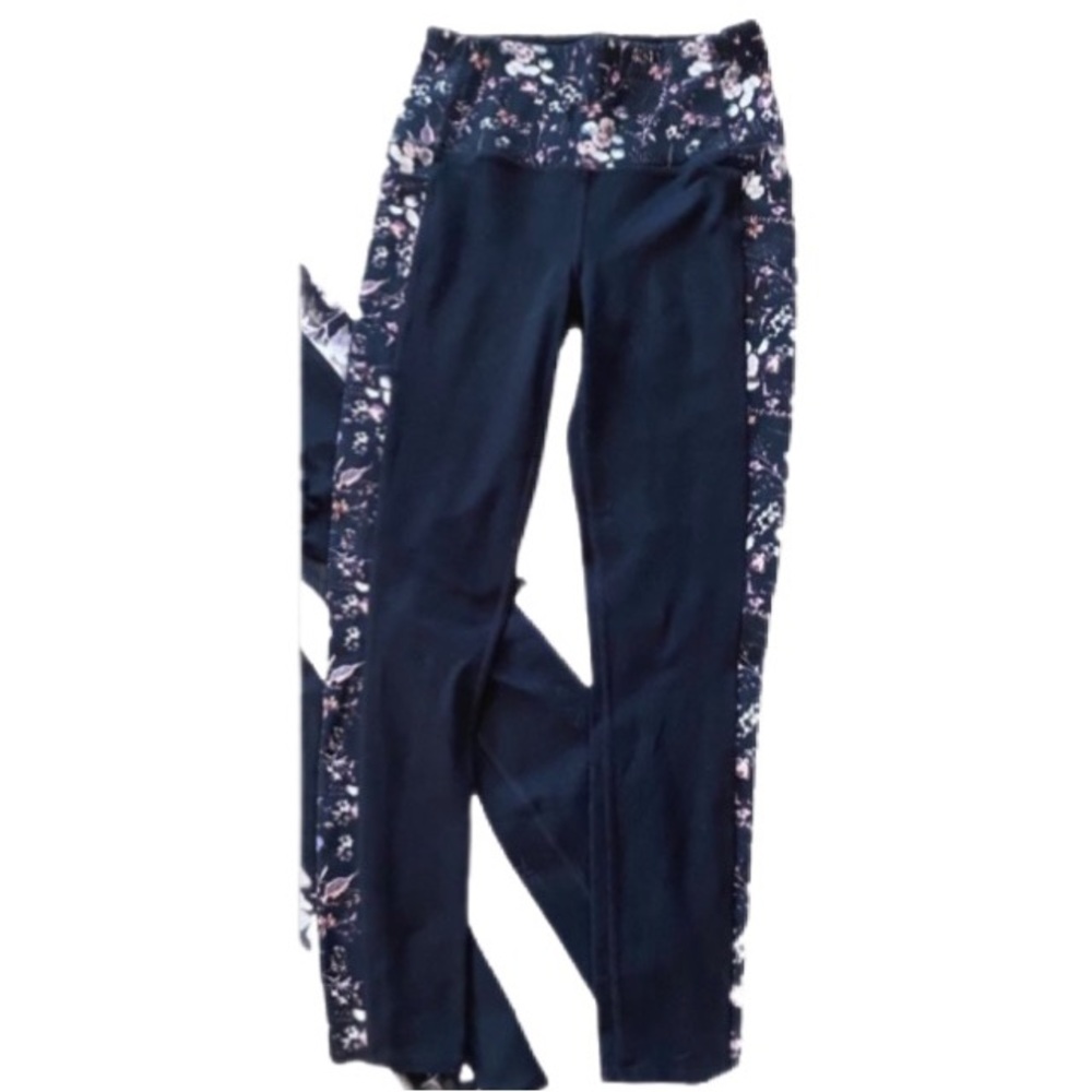 Skechers Go Flex High Waisted Black With Floral Leggings Size XS